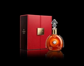 LỊCH SỬ TẠO NÊN KIỆT TÁC TRONG CHIẾC BÌNH PHA LÊ BACCARAT - REMY MARTIN LOUIS XIII